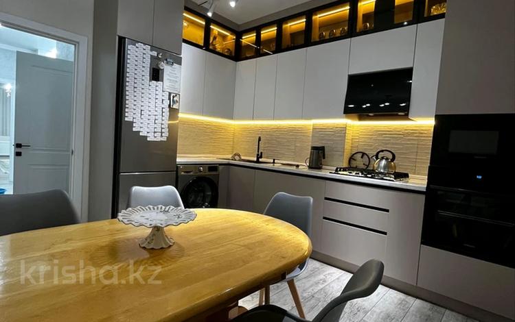 3-комнатная квартира · 99 м² · 7/10 этаж, 19-й мкр 34 за 54 млн ₸ в Актау — фото 2