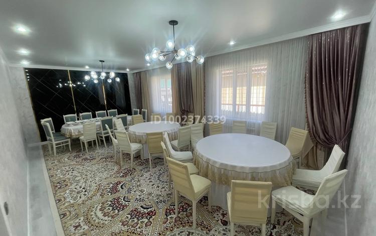 Дом · 5 комнат · 220 м², мкр 12 за 80 000 〒 в Актобе — фото 2