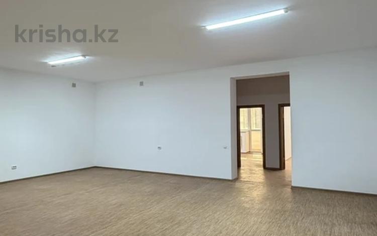 Еркін, кеңселер, дүкендер мен бутиктер, білім орталықтары · 115 м², бағасы: 65 млн ₸ в Актобе, мкр. Алтын орда — фото 2