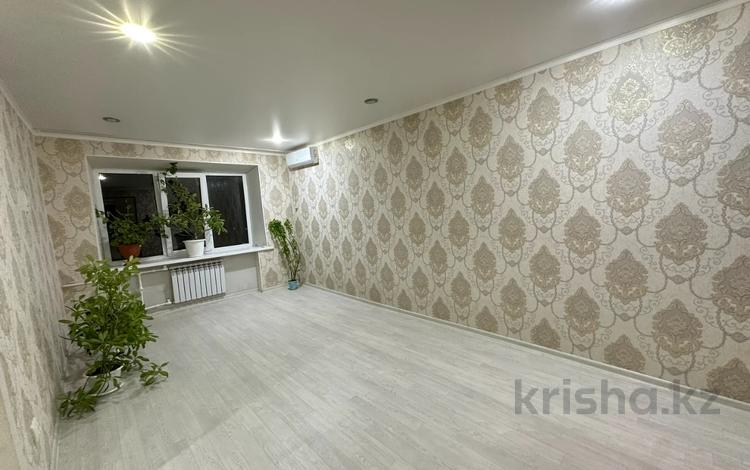 1-комнатная квартира · 36.6 м² · 4/5 этаж, ЖАНГИР ХАНА 47 — КВАРТИРА В ХОРОШЕМ РАЙОНЕ за 9.5 млн 〒 в Уральске — фото 2