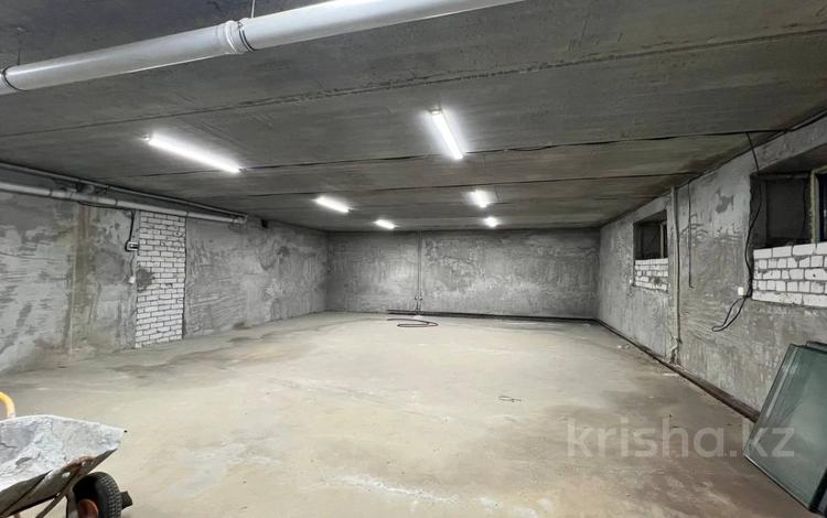 Свободное назначение, офисы, магазины и бутики, склады, салоны красоты, медцентры и аптеки, образование, развлечения · 140 м² за 60 млн 〒 в Семее — фото 4