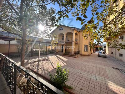 Жеке үй · 10 бөлме · 356 м² · 9 жүзд., Самал-1 ш/а — Момышулы 127, бағасы: 150 млн ₸ в Шымкенте, Абайский р-н