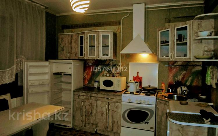 1-бөлмелі пәтер · 40 м² · 2/5 қабат, проспект Нурсултана Назарбаева 191/1 — Сарайшык, бағасы: 9 000 ₸ в Уральске — фото 2