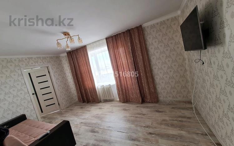 2-комнатная квартира · 43 м² · 2/5 этаж, мкр Новый Город, Б.Жырау 44 за 12 000 〒 в Караганде, Казыбек би р-н — фото 2