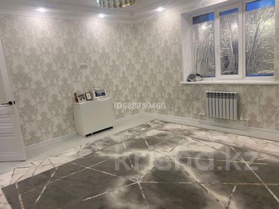 Аренда квартир в Актюбинской обл.: 2-комнатная квартира · 70 м² · 7/7 этаж, мкр. Алтын орда, Мкр. Батыс-2 49 Д за 160 000 〒 2-комнатная квартира · 70 м² · 7/7 этаж, мкр. Алтын орда, Мкр. Батыс-2 49 Д за 160 000 〒 в Актобе