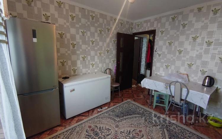 1-комнатная квартира · 38 м² · 8/9 этаж, мкр 8 за 8 млн ₸ в Актобе — фото 2