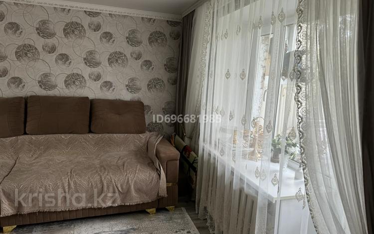 3-комнатная квартира · 62 м² · 5/5 этаж, мкр Михайловка 38 за 27 млн ₸ в Караганде, Казыбек би р-н — фото 2