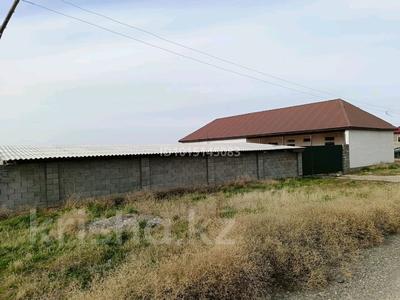 Отдельный дом · 3 комнаты · 140 м² · 10 сот., 5 көше 335 — 3 бөлімше 5-көше 335-үй за 19 млн ₸ в Талдыкоргане, село Ынтымак