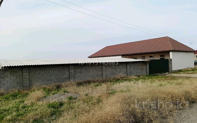 Отдельный дом · 3 комнаты · 140 м² · 10 сот., 5 көше 335 — 3 бөлімше 5-көше 335-үй за 19 млн ₸ в Талдыкоргане, село Ынтымак — фото 2