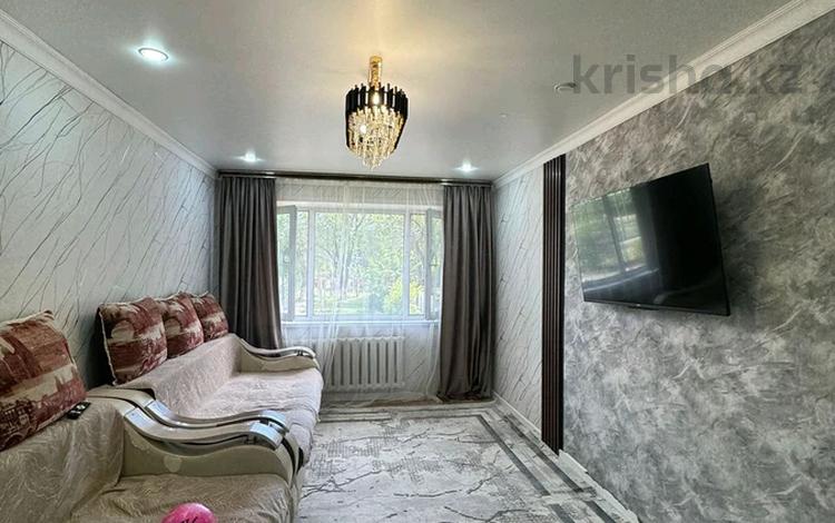 3-комнатная квартира · 61 м² · 1/5 этаж, 17-й мкр. 34 за 16.5 млн ₸ в Караганде — фото 2