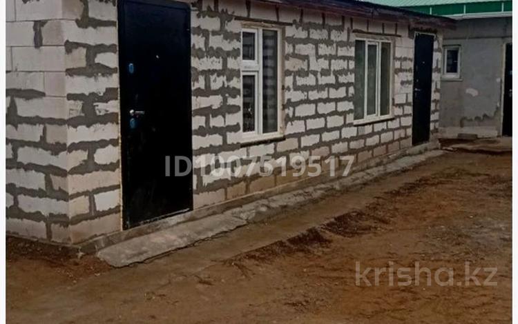 Часть дома · 1 комната · 35 м², мкр. Зачаганск пгт — Селекционный ост Поссовет12 школ Садик жакын. Жанадан Времянка 1 ком за 60 000 〒 в Уральске — фото 2