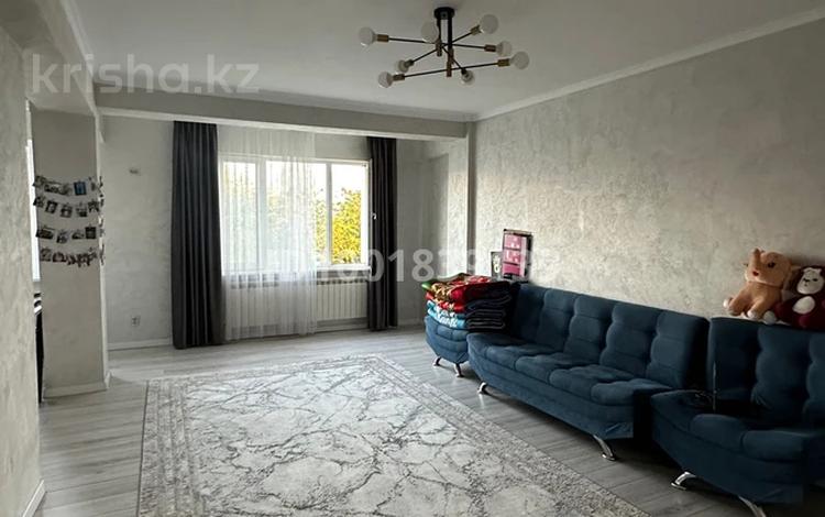 2-бөлмелі пәтер · 80 м² · 4/8 қабат, Микрорайон Алтын Ауыл 10, бағасы: 250 000 ₸ в Каскелене — фото 2