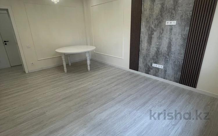 3-комнатная квартира, 74 м², 1/13 этаж, Толе би 189/3