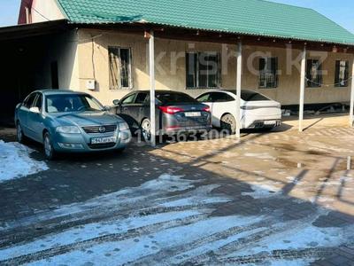 Отдельный дом · 5 комнат · 180 м² · 10 сот., мкр Мадениет — Байжанова за 50 млн ₸ в Алматы, Алатауский р-н
