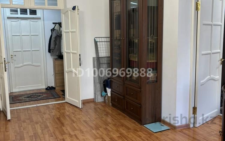 3-комнатная квартира · 72 м² · 3/3 этаж, Толе би 130б — Между Муканова и Жумалиева за 54.8 млн ₸ в Алматы, Алмалинский р-н — фото 7