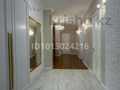 4-комнатная квартира · 136 м² · 9/9 этаж, Иманова 18/2 за 85 млн ₸ в Астане, р-н Байконур