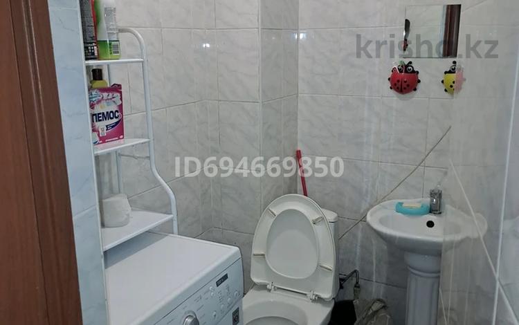 1-бөлмелі пәтер · 32 м² · 1/3 қабат, Терешкого 6/9 — Буренького, бағасы: 5 млн ₸ в Семее — фото 2