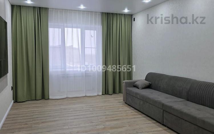 2-бөлмелі пәтер · 72 м² · 9/10 қабат, мкр. Алтын орда, Пр.А.Молдагуловой — Пр Алии Молдагуловой и Мангилик ел, бағасы: 18 000 ₸ в Актобе — фото 2