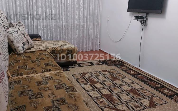2-комнатная квартира · 50 м² · 1/2 этаж, мкр Михайловка , Мкр Михайловка Потанина 103/4 — Магазин Стекляшка за 150 000 ₸ в Караганде, Казыбек би р-н — фото 2