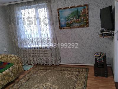3-комнатный дом помесячно, 47 м², 10 сот., Береке 86 за 300 000 〒 в Алматы