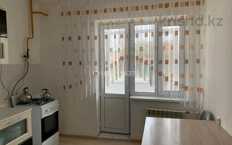 1-комнатная квартира · 40 м² · 1/5 этаж, политическая 1 за 15 млн ₸ в Уральске — фото 2