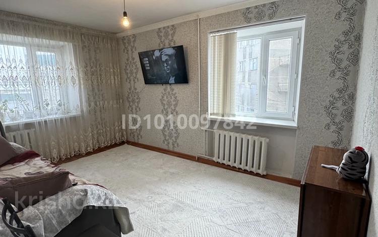 2-комнатная квартира · 40 м² · 3/5 этаж, Толе би 3 — Рядом садик,школа,Дос-Нар,Гранд базар,арбат,Mart,с мебелью за 14.5 млн ₸ в Таразе — фото 3