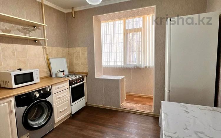 1-комнатная квартира · 40 м² · 1/5 этаж, мкр 8, 101 стрелковой бригады 15 за 10 000 〒 в Актобе — фото 35