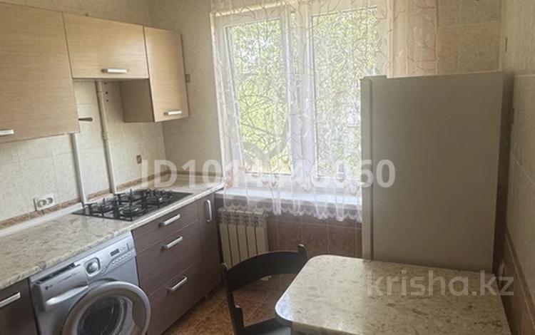 2-комнатная квартира · 45 м² · 4/4 этаж, мкр №1 3 за 230 000 ₸ в Алматы, Ауэзовский р-н — фото 2