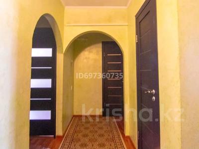 Продажа квартир в Алматы: 3-комнатная квартира · 70 м² · 5/5 этаж, мкр Аксай-4 92 за 42 млн 〒 3-комнатная квартира · 70 м² · 5/5 этаж, мкр Аксай-4 92 за 42 млн 〒 в Алматы, Ауэзовский р-н