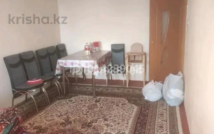 4-комнатная квартира · 70 м² · 5/5 этаж, Яссауи 91 — Дом Салтанат за 12.8 млн ₸ в Кентау — фото 2