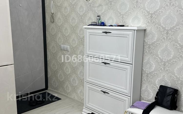 2-бөлмелі пәтер · 64 м² · 2/5 қабат, мкр Сайран, ул. Отеген батыр — На против ТРЦ Гранд Парк, бағасы: 44 млн ₸ в Алматы, Ауэзовский р-н — фото 2