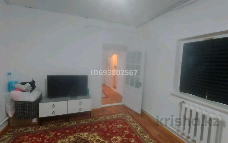 Отдельный дом · 3 комнаты · 54.8 м² · 9.3 сот., мкр Орлеу, Катап жумиева 11 — Акимата сельского округа, медпункта и спорт комплекса за ~ 12 млн ₸ в Атырау — фото 2