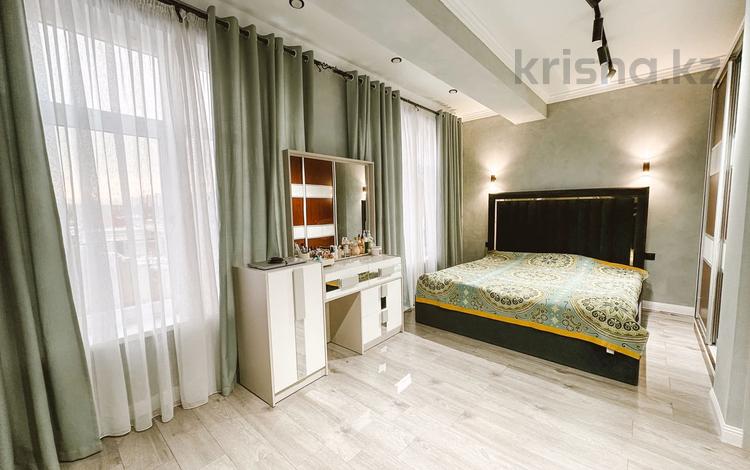 4-комнатная квартира · 176 м² · 2/2 этаж, мкр Думан-1, ЖК Duman hills за 90 млн ₸ в Алматы, Медеуский р-н — фото 9