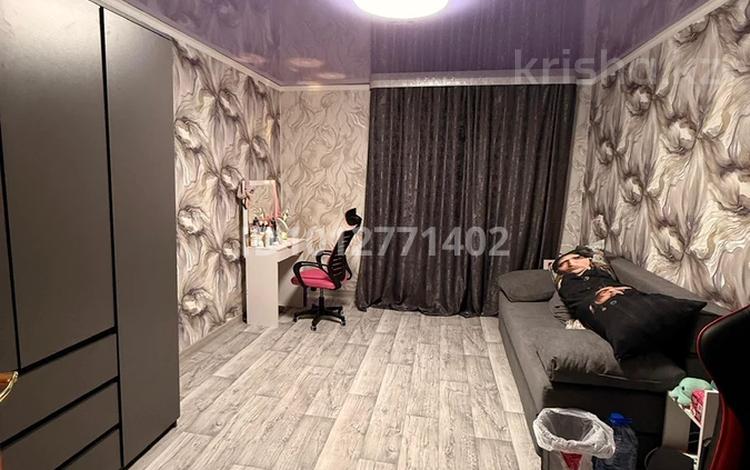 3-комнатная квартира · 62.7 м² · 3/6 этаж, мкр 8, Братьев Жубановых 300/1 за 19 млн ₸ в Актобе — фото 2