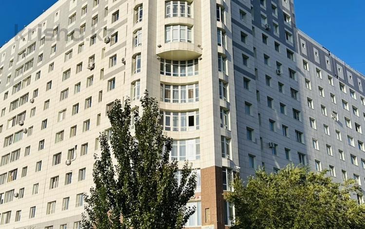 3-бөлмелі пәтер · 130 м² · 4/12 қабат, Кабанбай батыра 40, бағасы: 52 млн ₸ в Астане, Есильский р-н — фото 2