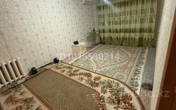 2 комнаты · 50 м² · 1/5 этаж, Абая за 55 000 ₸ в Уральске, мкр Школьник — фото 2