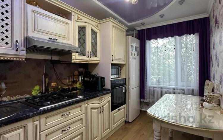 3-комнатная квартира · 70 м² · 3/9 этаж, Рыскулова за 29.5 млн 〒 в Семее — фото 4