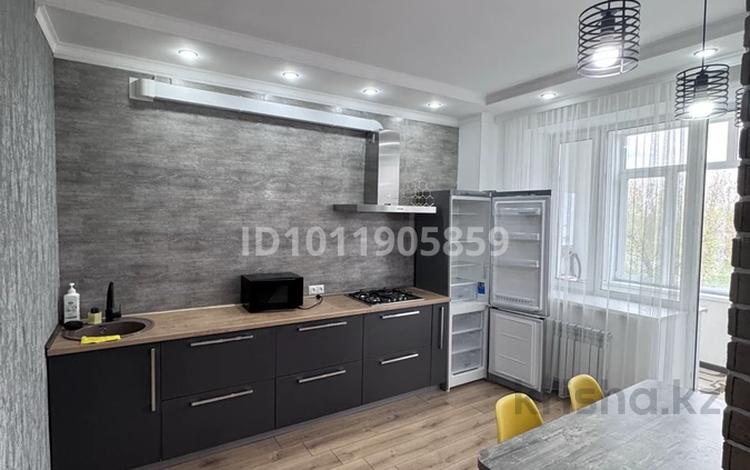 2-комнатная квартира · 60 м² · 4/7 этаж, Назарбаева 233/3 за 230 000 ₸ в Уральске — фото 2