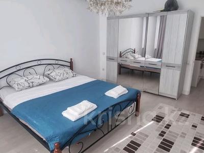 2-бөлмелі пәтер, 70 м², 3 қабат ай сайын, 15-й мкр 69, бағасы: 180 000 〒 в Актау, 15-й мкр