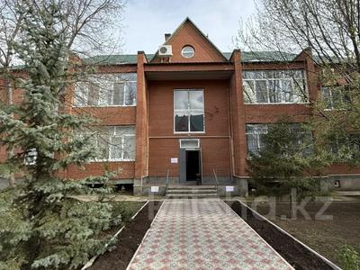 6-бөлмелі пәтер · 286 м² · 2/2 қабат, Рыскулбекова 53, бағасы: 70 млн ₸ в Уральске