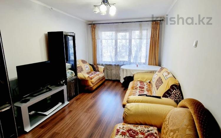 3-комнатная квартира, 60 м², 1/4 этаж помесячно, Абылай хана