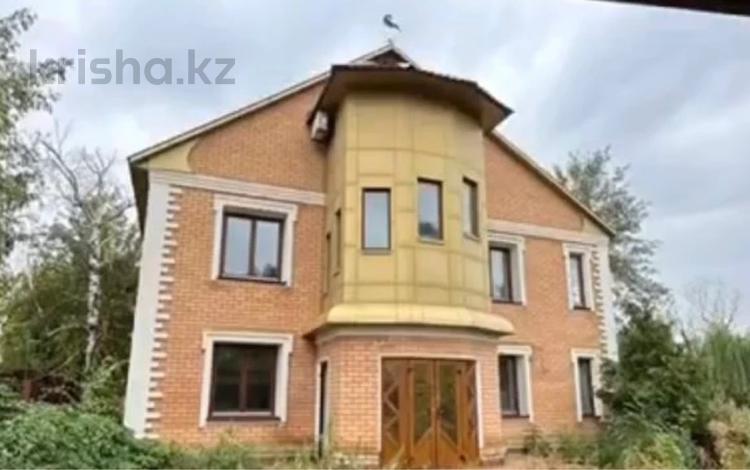 Отдельный дом · 6 комнат · 698 м² · 26 сот., САМАЛ 3 80 за 250 000 〒 в Уральске — фото 2