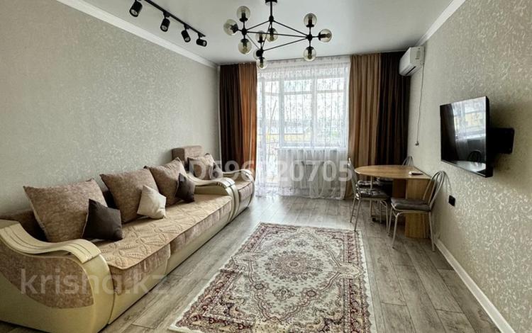 2-бөлмелі пәтер, 50 м², 4/5 қабат тәулік бойы, Габдулина 43, бағасы: 15 000 〒 в Кокшетау — фото 2