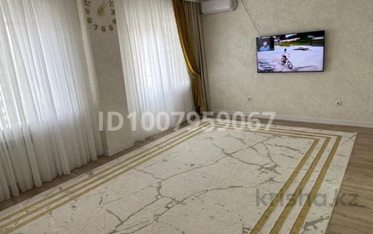 3-бөлмелі пәтер · 110 м² · 5/12 қабат, 33-й мкр 7, бағасы: 33 млн ₸ в Актау — фото 2