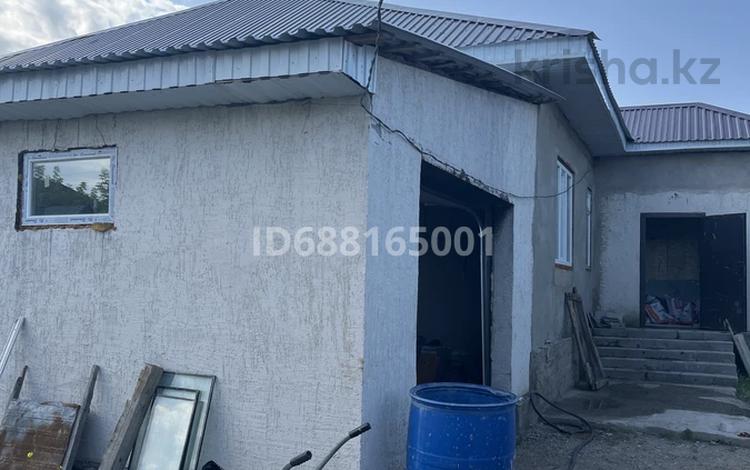 Отдельный дом · 5 комнат · 205 м² · 10 сот., улица Кенесары Хана за 35 млн 〒 в Караоткеле — фото 2