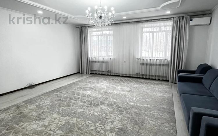 Отдельный дом · 7 комнат · 290 м² · 10 сот., Жамакаева 27 за 110 млн 〒 в Семее — фото 2