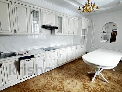 Отдельный дом · 7 комнат · 290 м² · 10 сот., Жамакаева 27 за 107 млн ₸ в Семее