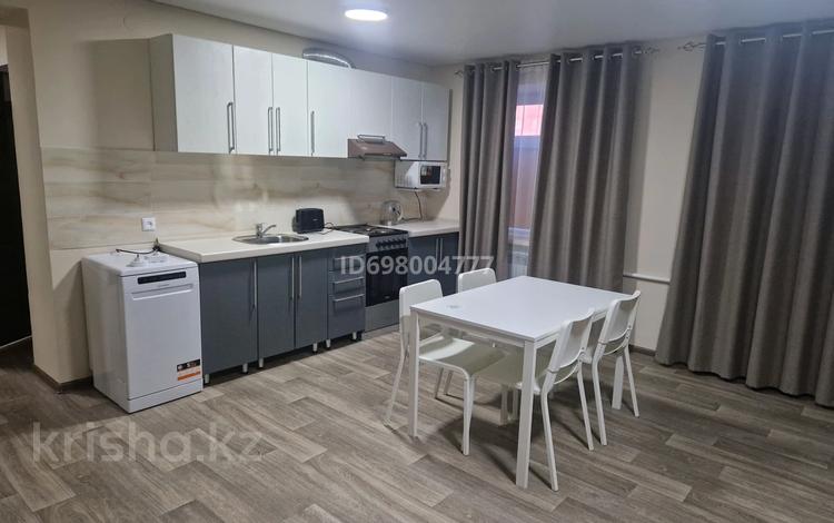 2-комнатная квартира · 66 м² · 9/9 этаж, 70-й квартал 15 — Ортопедия за 10 000 〒 в Темиртау — фото 2