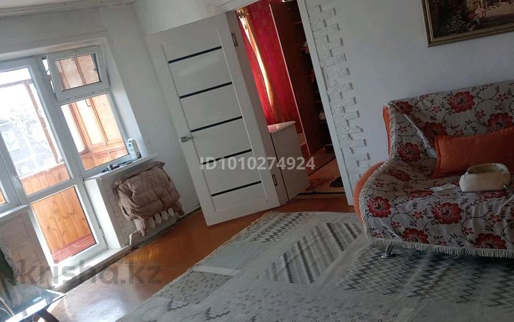 2-комнатная квартира · 46.9 м² · 5/5 этаж, Майкудук, Майкудук, 12й микрорайон 18 — Находится возле базара Горняк за 100 000 ₸ в Караганде, Алихана Бокейханова р-н — фото 2
