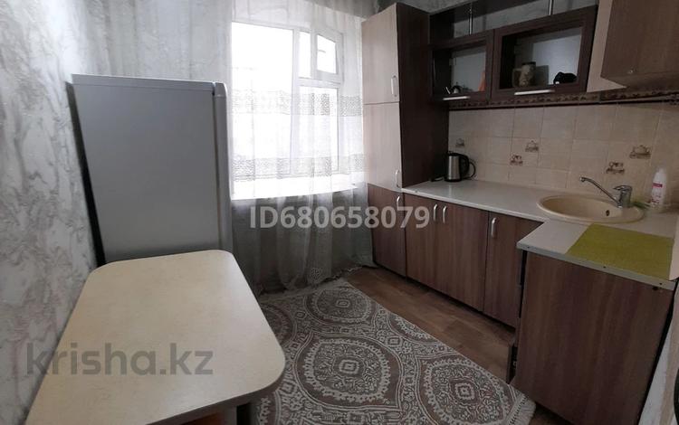 2-комнатная квартира, 52 м², 2/5 этаж посуточно, Назарбаева 5 за 10 000 〒 в Усть-Каменогорске — фото 9
